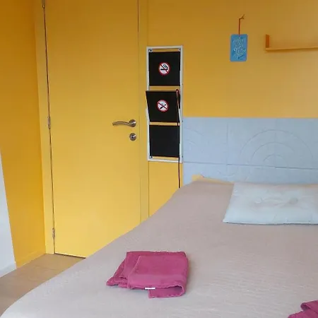 Jolie Vue A 20 Min D'edenya Et De Pairi Daiza Homestay *