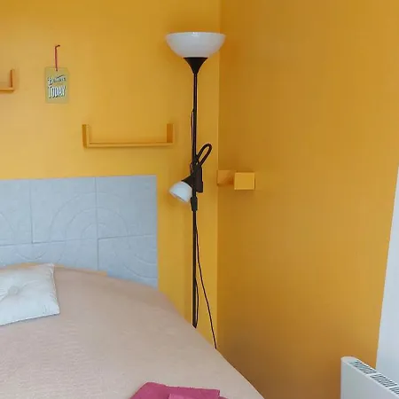 Jolie Vue A 20 Min D'edenya Et De Pairi Daiza Homestay Enghien